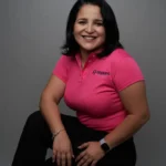 poses perfil profesional mujeres jun. 19 2023 768x960
